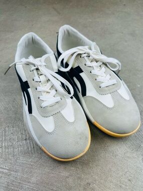 De Florance Women’s 8.5 White Gray Black Casual Lace Up Sneakers Gum Sole Shoes
